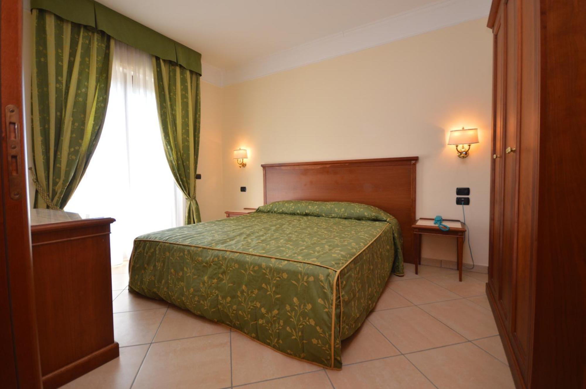 Hotel Residence Il Gabbiano Ciro Marina Bilik gambar